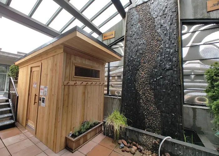Skwachays Lodge
